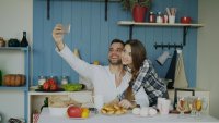 Jongeren filmen hun date nu live voor TikTok